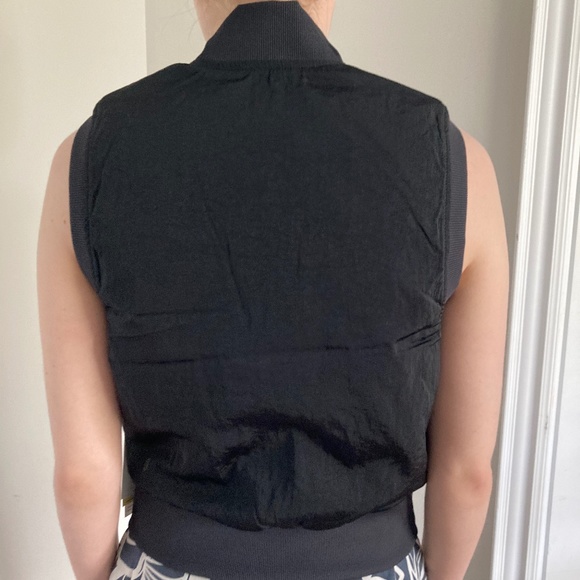 Lululemon Vest - size 2 - Picture 3 of 4